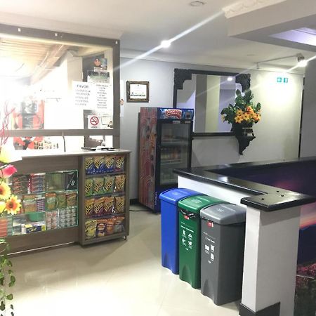 Hotel Calipso Marinilla Zewnętrze zdjęcie