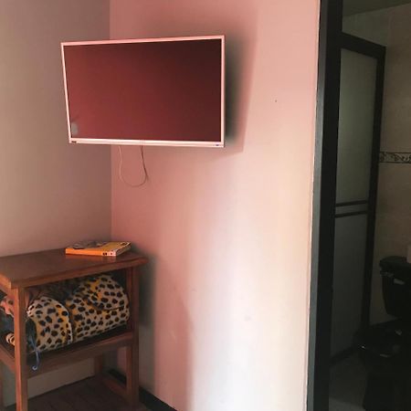 Hotel Calipso Marinilla Zewnętrze zdjęcie