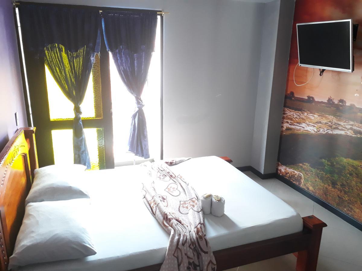 Hotel Calipso Marinilla Zewnętrze zdjęcie