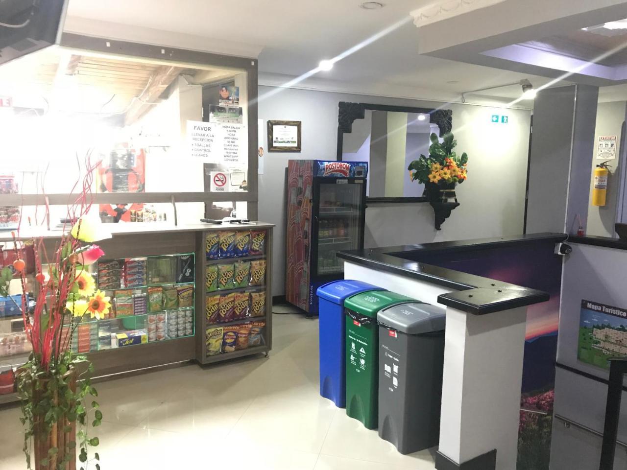 Hotel Calipso Marinilla Zewnętrze zdjęcie