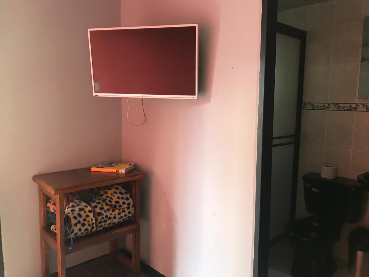 Hotel Calipso Marinilla Zewnętrze zdjęcie