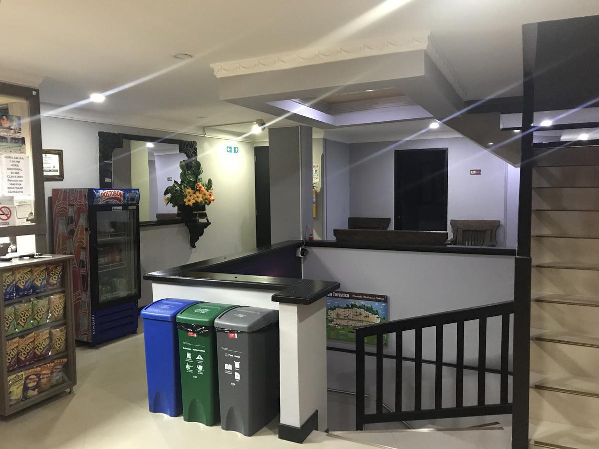 Hotel Calipso Marinilla Zewnętrze zdjęcie